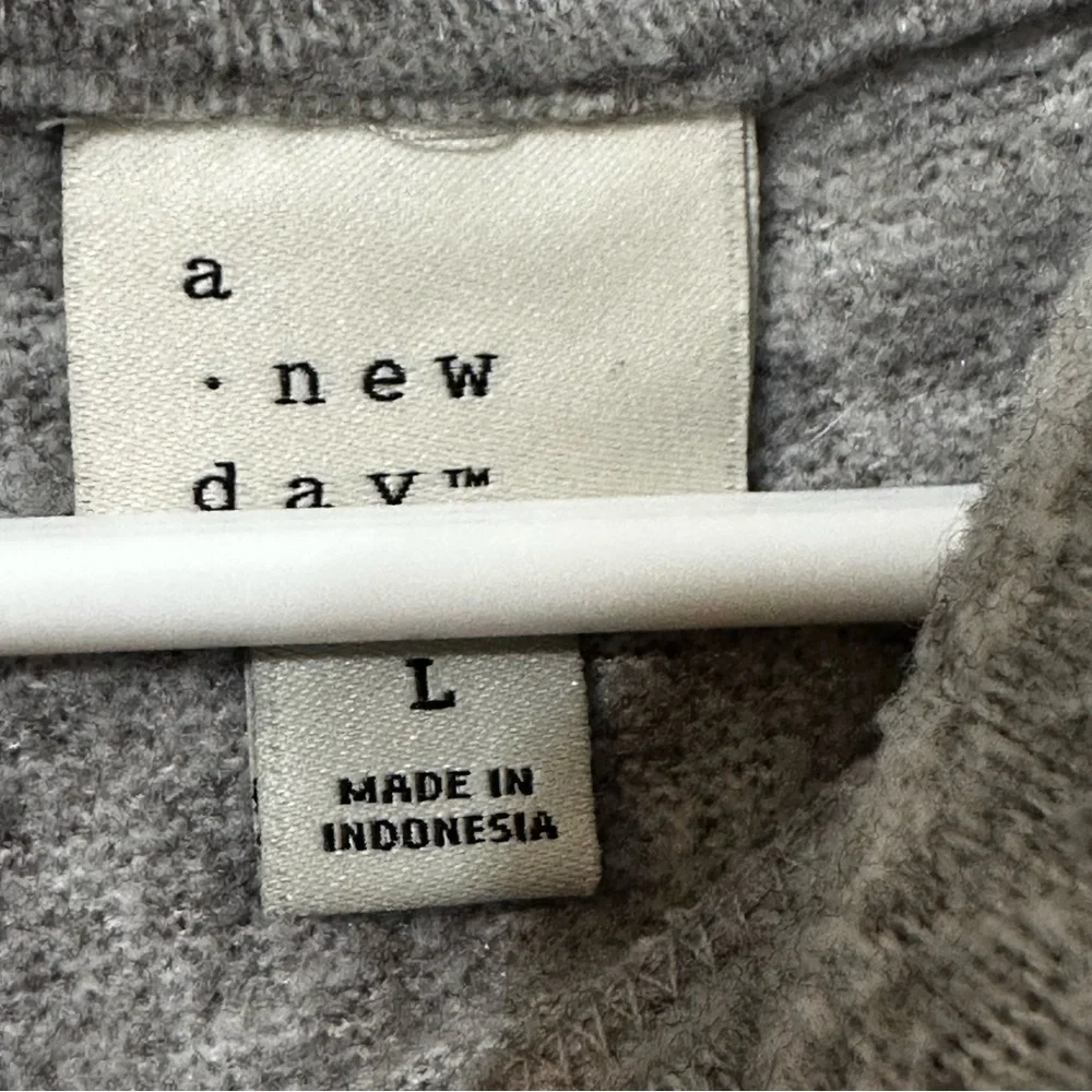 A New Day Gray Turtleneck Sweatshirt Sweater Long Sleeve Space Dyed Cozy Warm